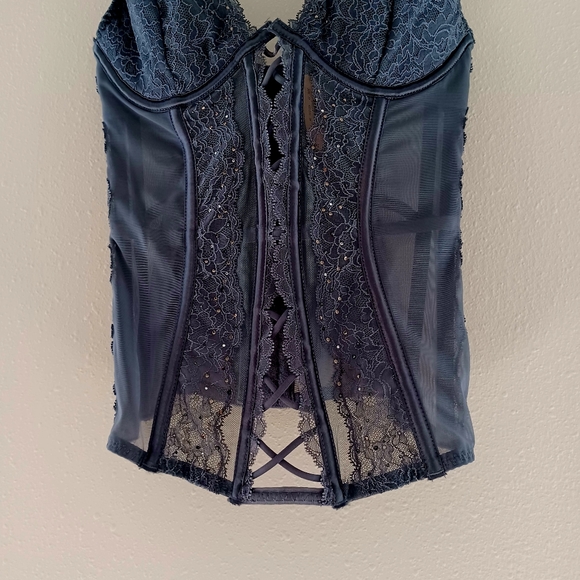 NWT Victoria's Secret Fearless Criscross Front Crystal Gray Corset Busti… - Picture 7 of 16